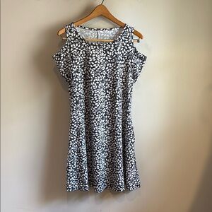 NAVY  DRESS AMAZON BRAND MEDIUM